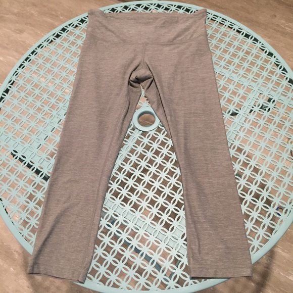 lululemon athletica Pants - Lululemon Wunder Under Crop *low rise*
